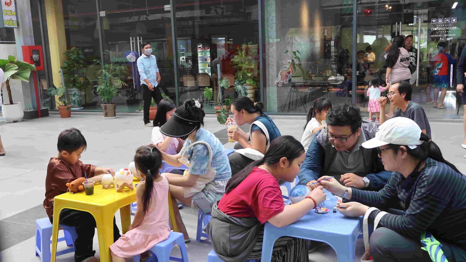 Tạo nên một không gian kết nối bé và cha mẹ.